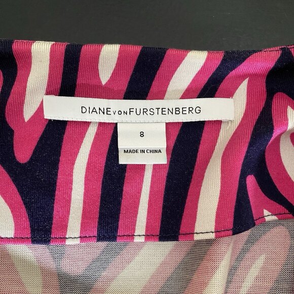 Diane von Furstenberg Naoki Wrap Dress 8 Pink Printed Silk Blend Retro Barbie - Picture 10 of 16